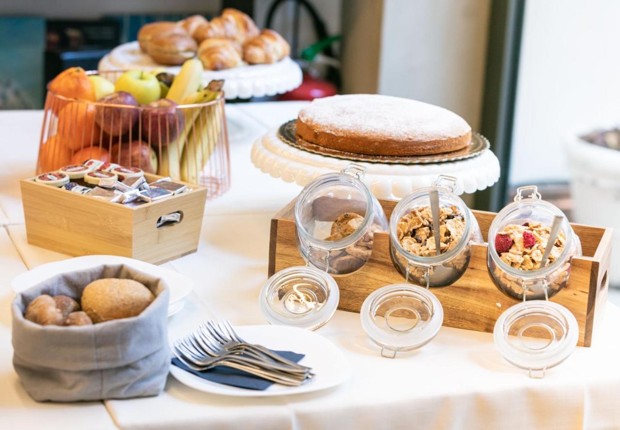 Domus Cavour Rooms&Suites Tirano Ngoại thất bức ảnh