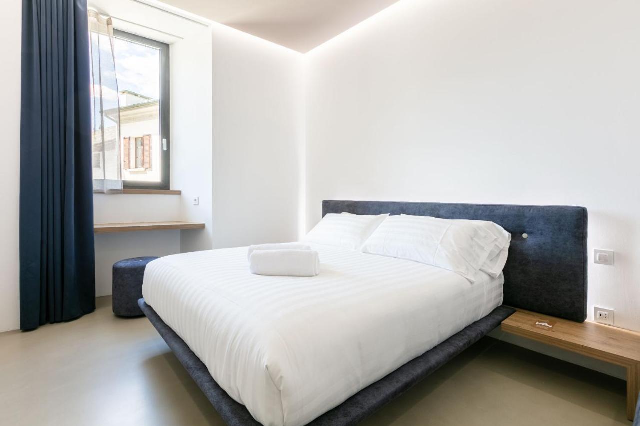 Domus Cavour Rooms&Suites Tirano Phòng bức ảnh
