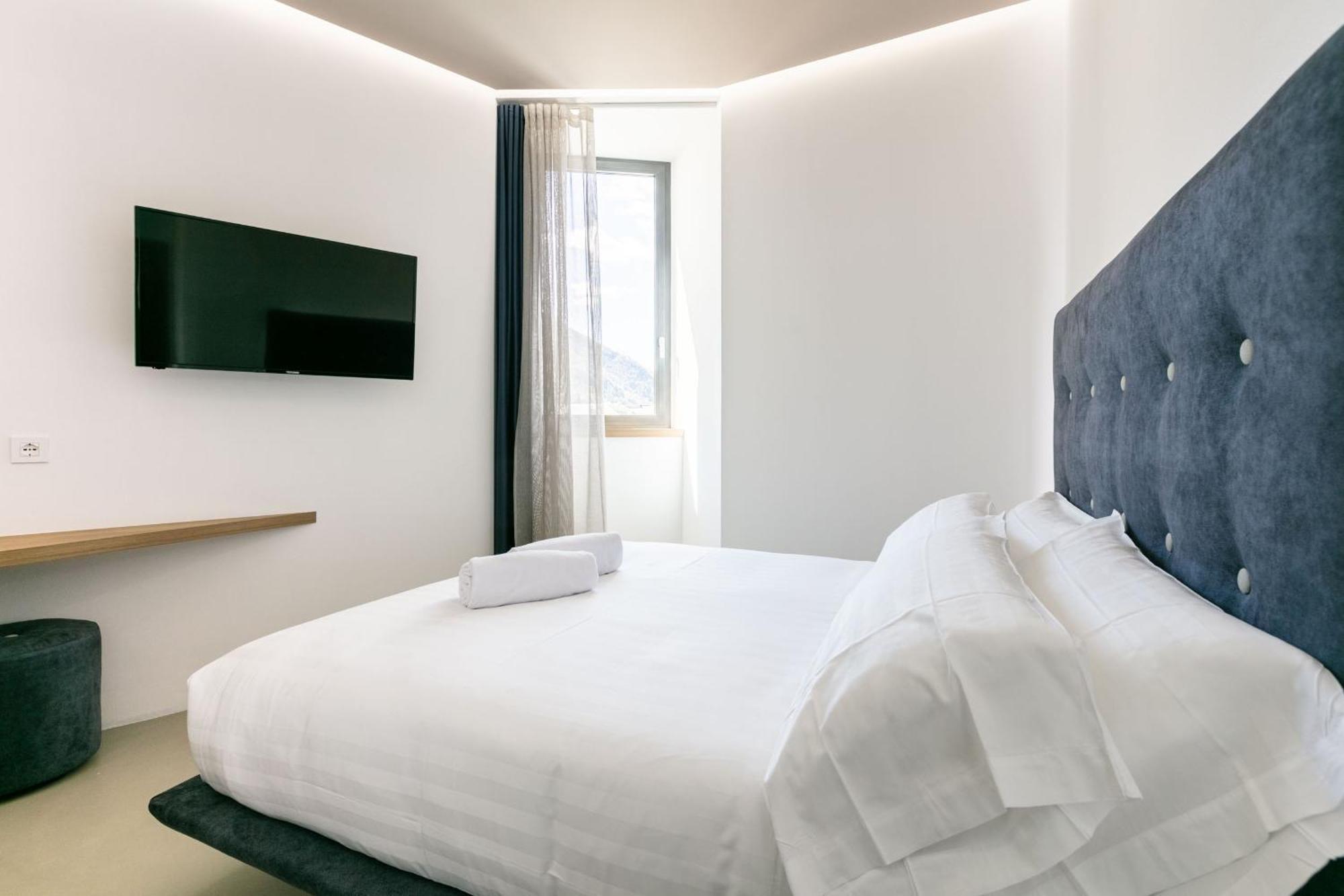 Domus Cavour Rooms&Suites Tirano Phòng bức ảnh