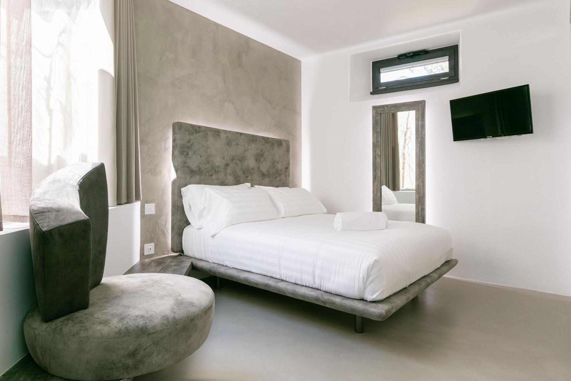Domus Cavour Rooms&Suites Tirano Phòng bức ảnh